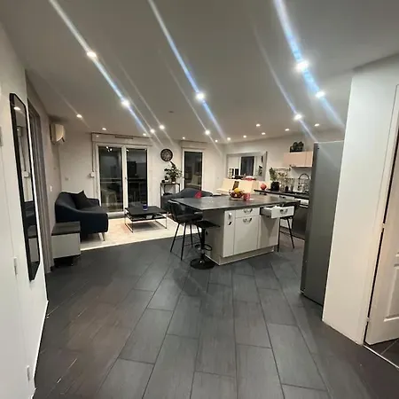 Moderne - דירה אנטיב