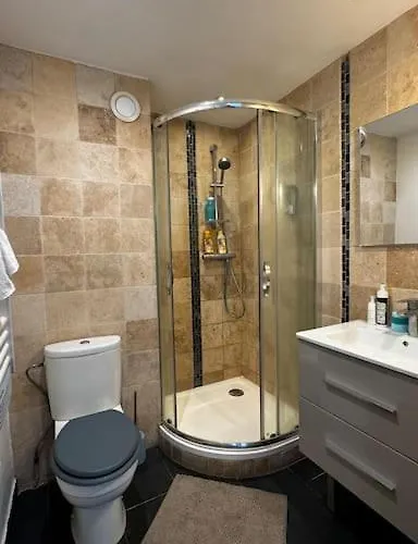 Apartment Moderne - *